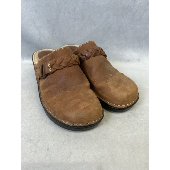 GNW Shoes - GNW Clogs Sandals Slide On Size 8 Medium Spruce Brown Tan Leather Buckle Cute